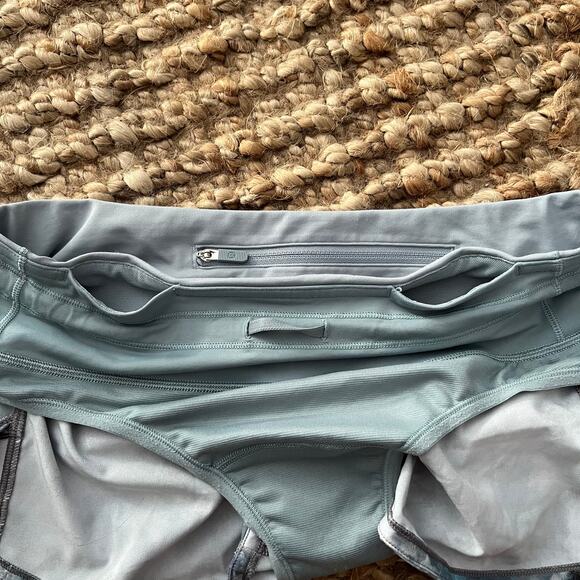 Lululemon Speed Up Low-Rise Short 2.5" Kaleidofloral Multi/Blue Cast Size 4 NWOT - Picture 7 of 10